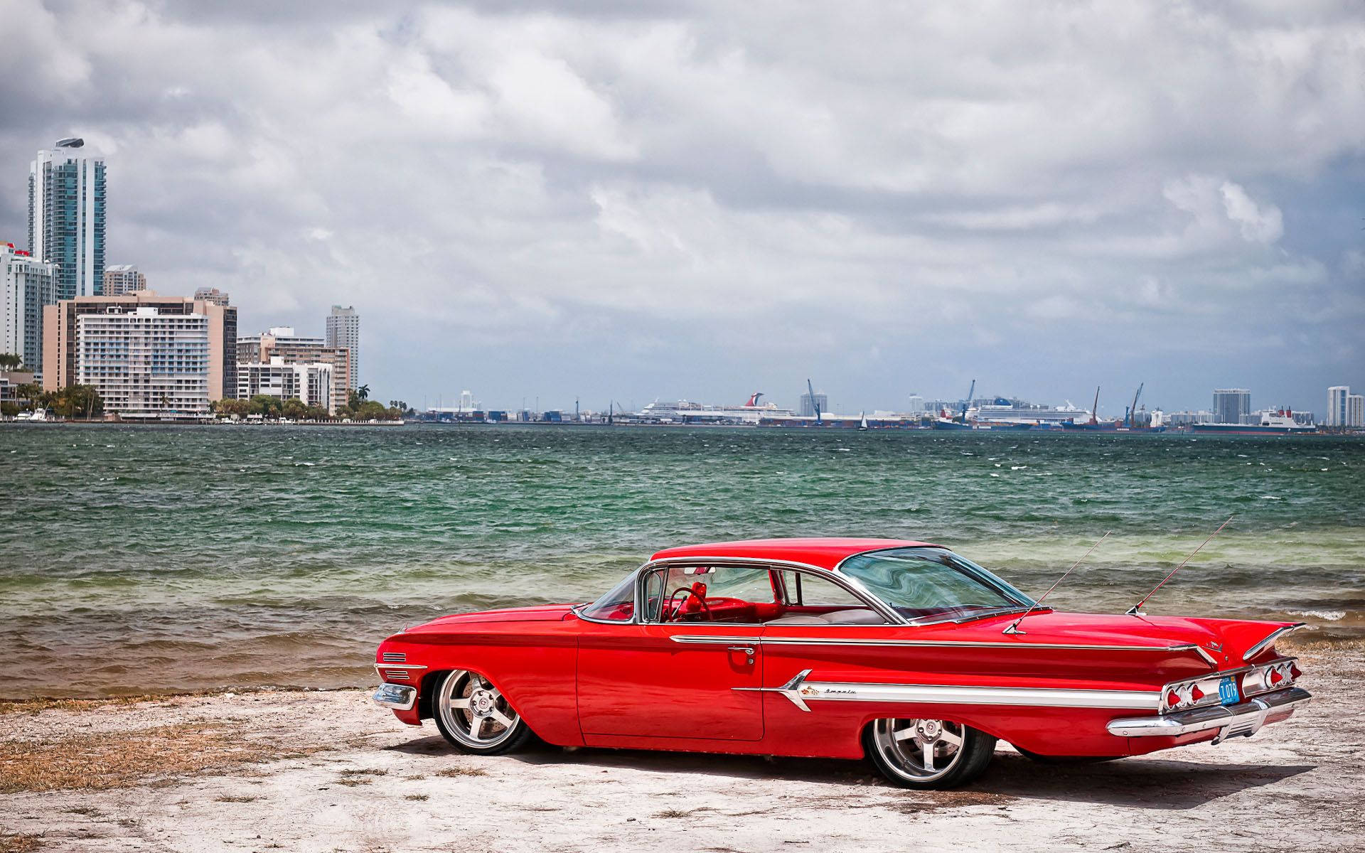 Fuel Your Love for Classic Cars – Discover Timeless Beauty, Power, and Style!